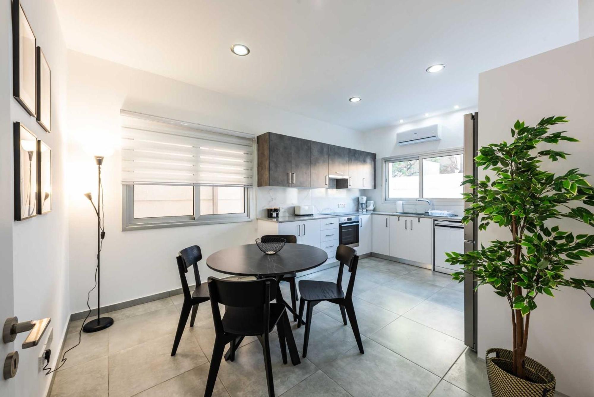 Kition City Apartments - Central Location ラルナカ エクステリア 写真